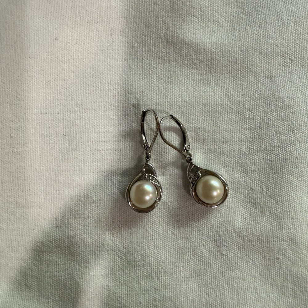Elegant Silver Pearl Drop Earrings